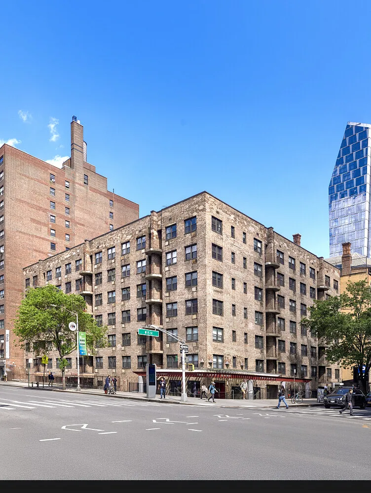 77 West 15th Street — Photo 2