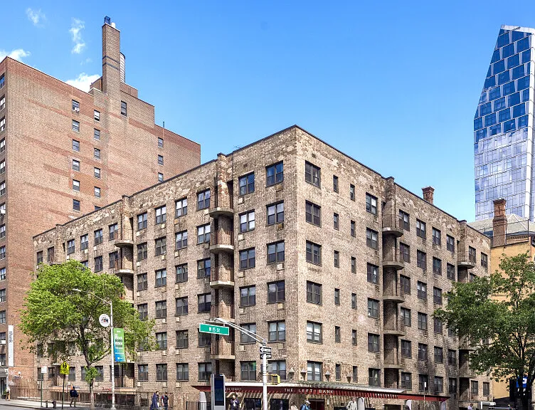 77 W 15th St #402 — Photo 3