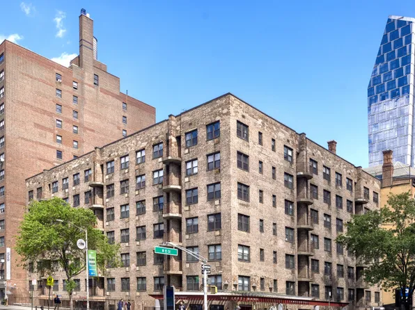 77 West 15th Street 302 image 2 of 14