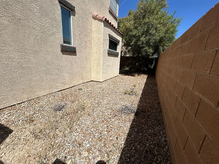 10646 Allegrini Dr — Photo 20