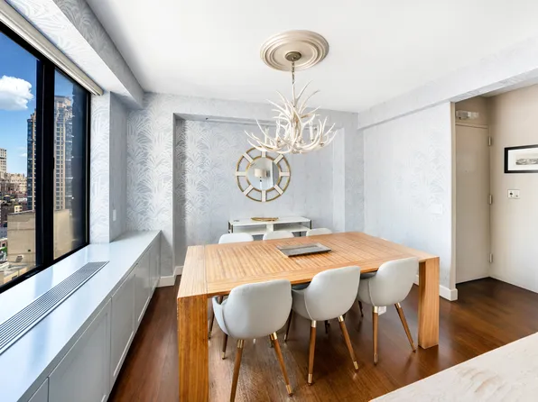 309 East 49th Street image 6 of 17