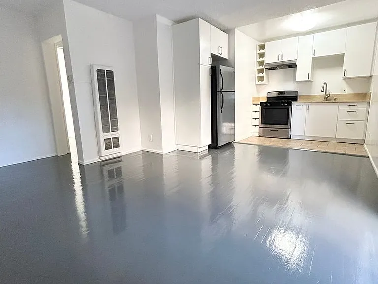 1236 Leighton Ave — Photo 5
