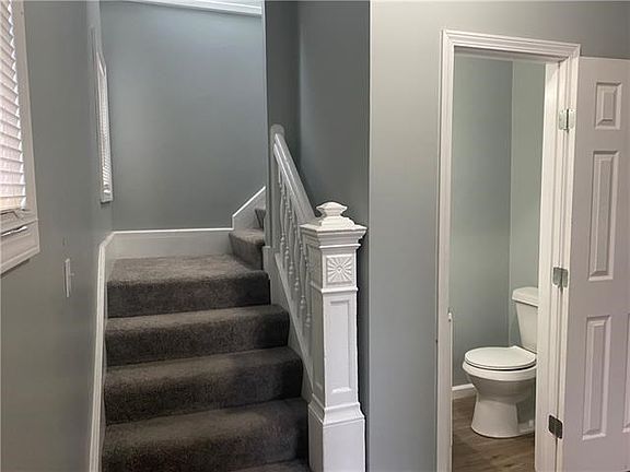 2nd image of 501 Monroe Ave