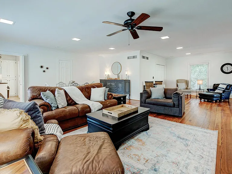 626 Myers Ln — Photo 5
