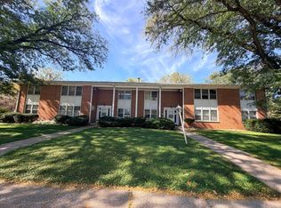 Carriage Place Apartments: 2708 34th Street, Rock Island, IL 61201