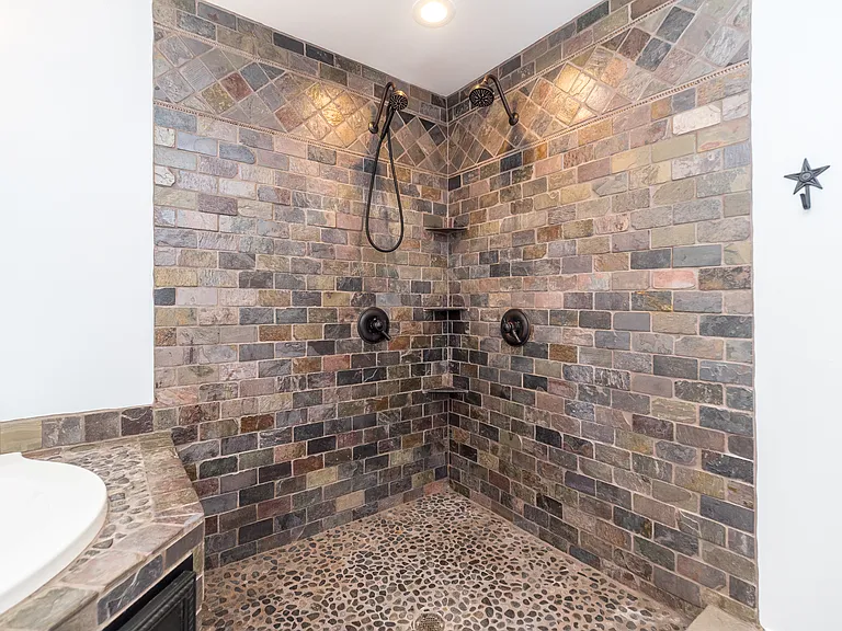 2477 Walnut St — Photo 48