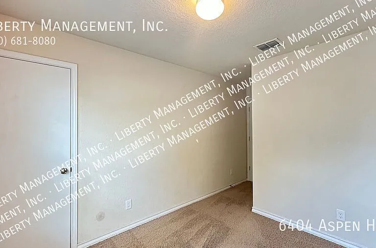 6404 Aspen Hl — Photo 10