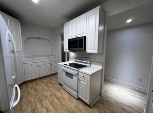 10700 NW 66th St APT 411, Doral, FL 33178