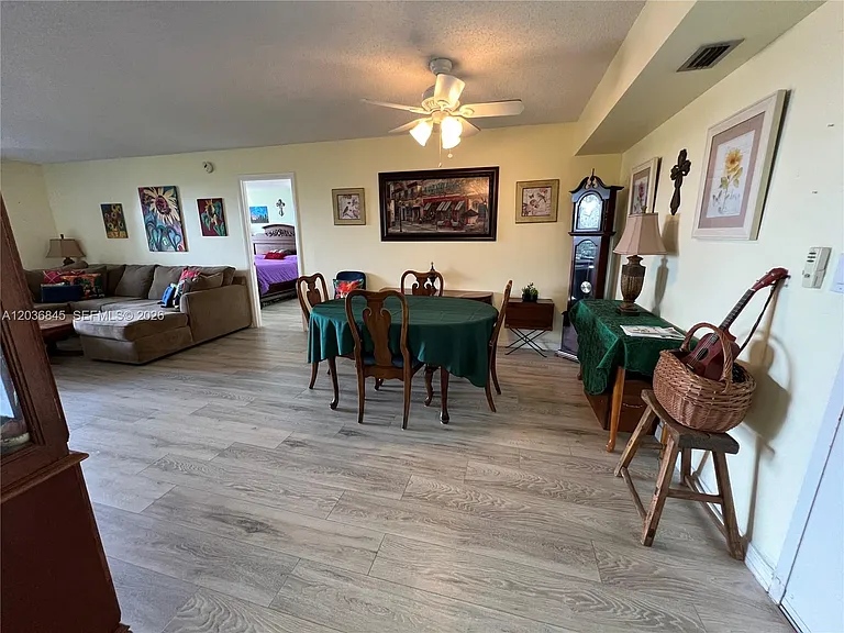 1400 Saint Charles Pl #701 — Photo 3