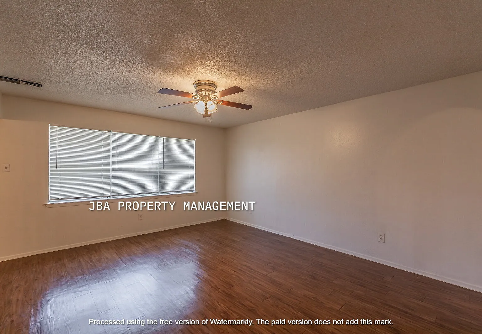 "Charming 3-Bedroom Retreat with 2.5 Baths in Fort Worth 1,440 Sq Ft of Comfort!" — Photo 4