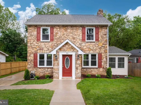 32 W 11th St, Front Royal, VA 22630