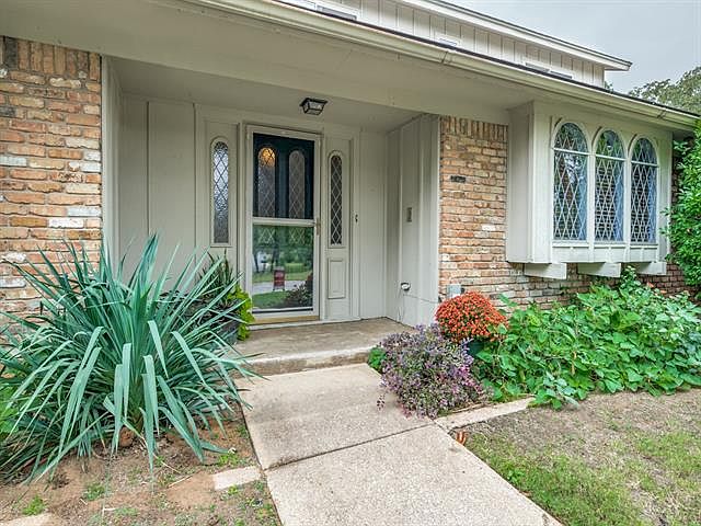 1st image of 2711 Westridge Dr