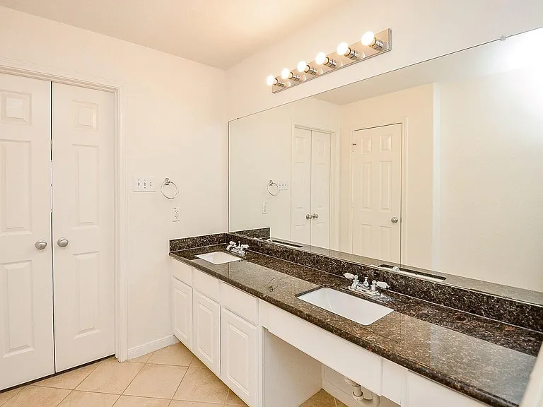 24718 Cobble Canyon Ln — Photo 19