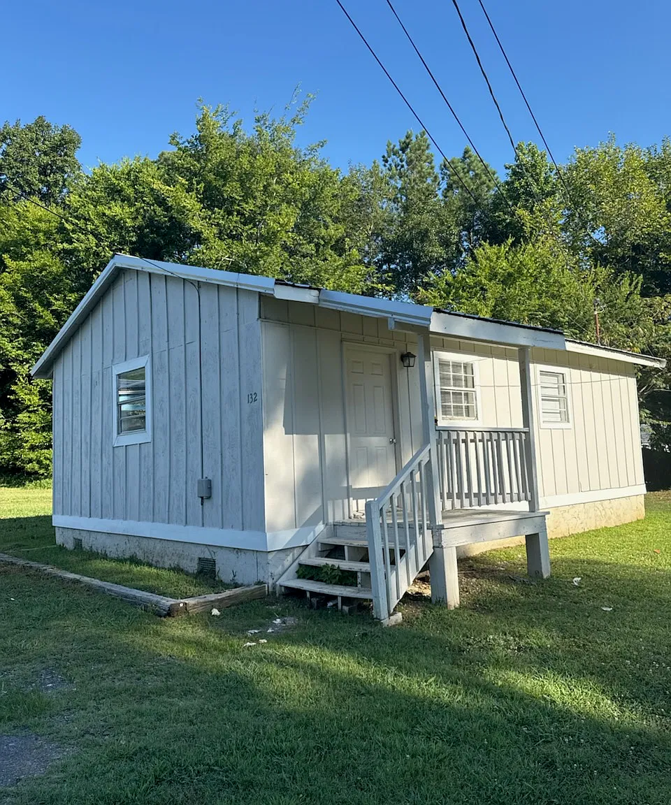 2 bed, 1000 sqft, $1,049 — Photo 1