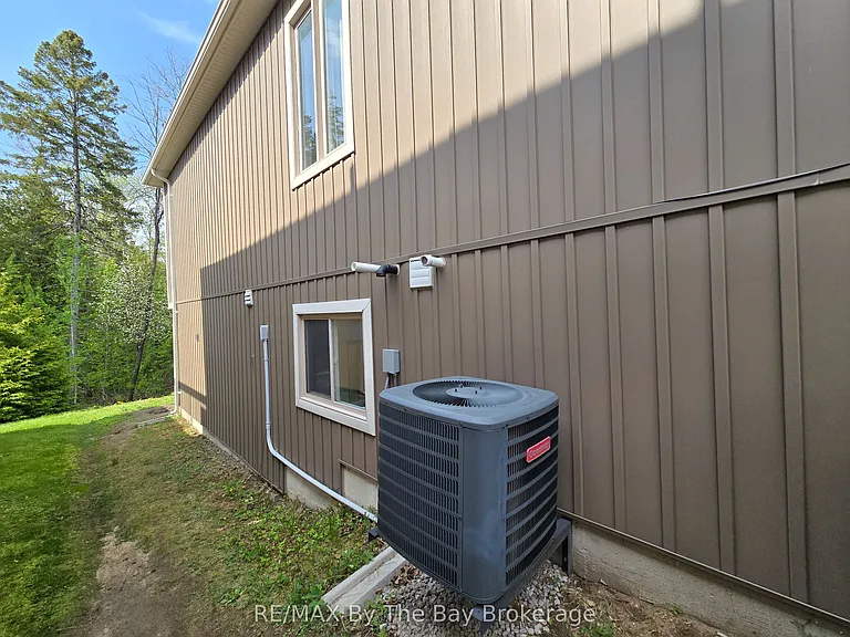 93 Allegra Dr #LOWER — Photo 21