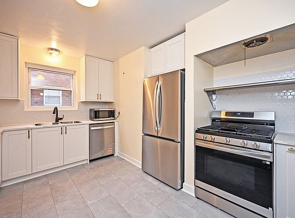 4th image of 5762 Doerger Ln Unit 1