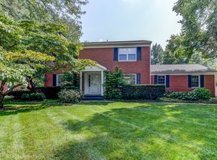 22 Top Hill Ln, Springfield, IL 62704