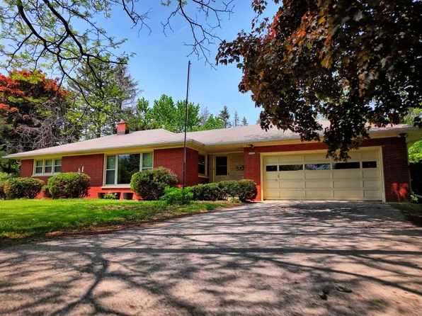 10136 Northwestern AVENUE, Franksville, WI 53126