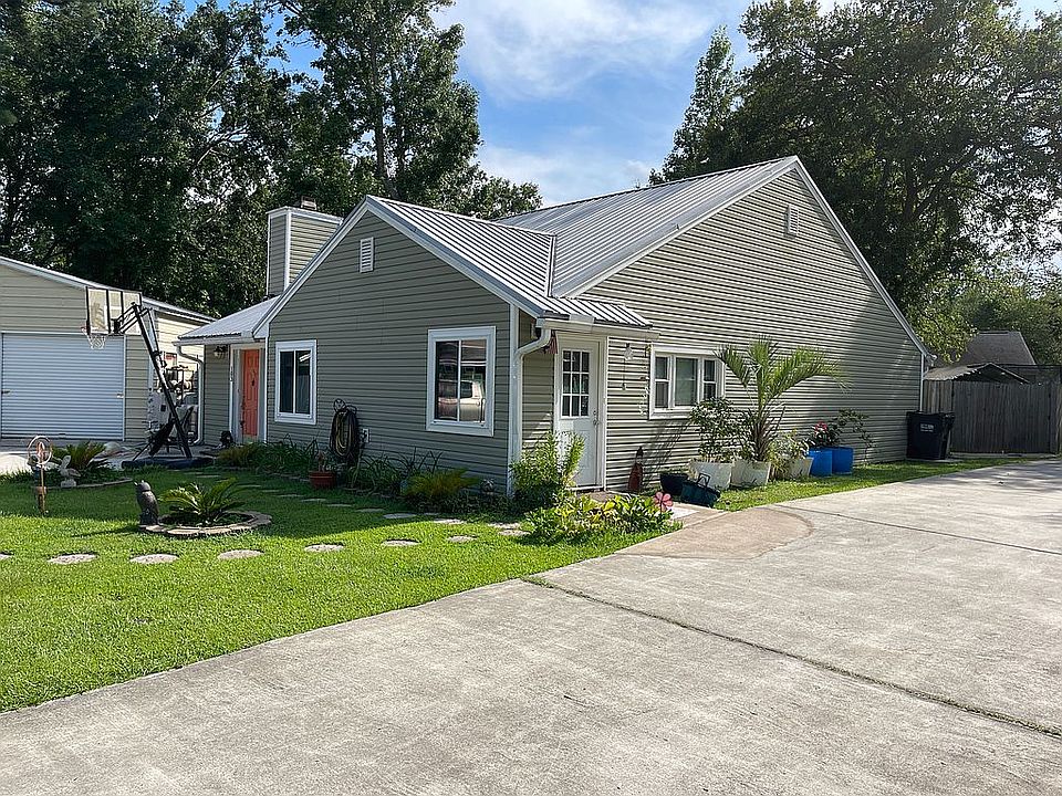 2nd image of 103 Douglas Pl