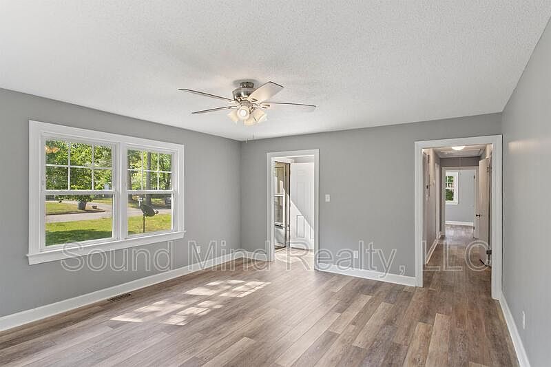 1st image of 208 Alexander Dr