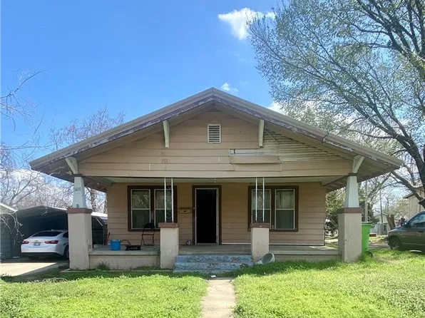 306 S 3rd St, Okemah, OK 74859