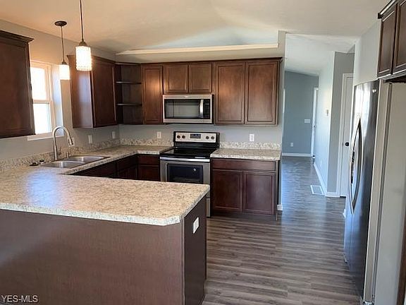 3rd image of 1865 Bloominghills Pl SE