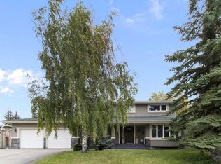 152 NW Lake Mead Cres SE, Calgary, AB T2J 4A1