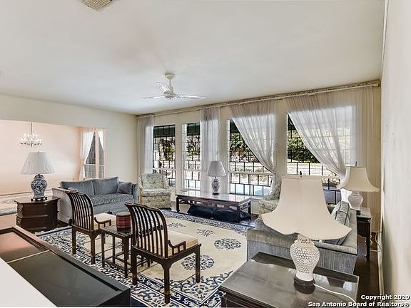 4th image of 4019 Sylvanoaks Dr