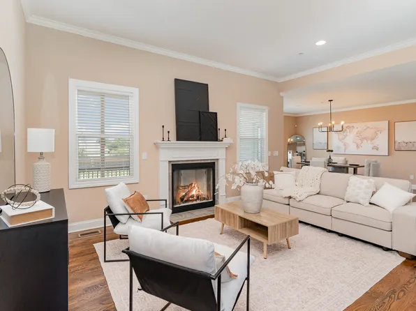 1031 Leaf Ln, Ashland City, TN 37015