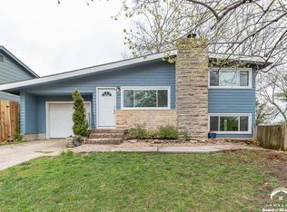 922 Wellington Rd, Lawrence, KS 66049