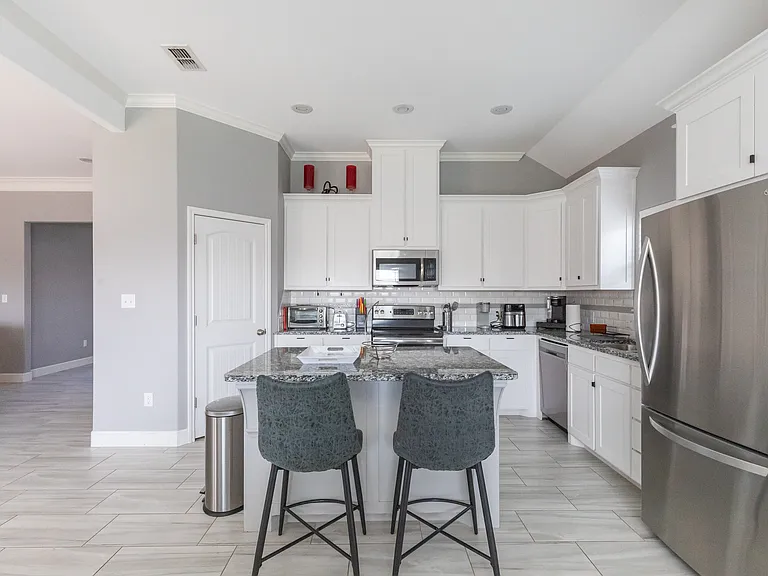 3126 Oakley St — Photo 8