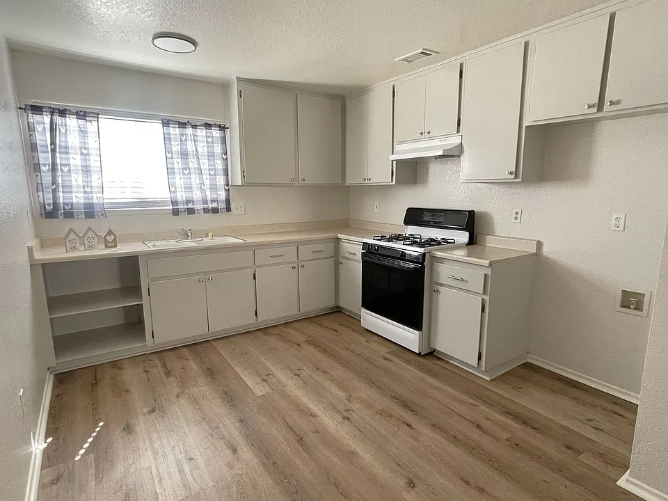 8712 California City Blvd #1-6