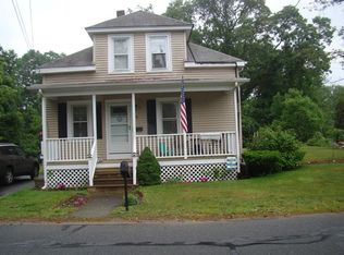 14 Pembroke Ave, Acushnet, MA 02743