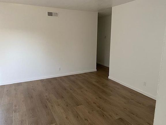 5th image of 488 Westlake Dr