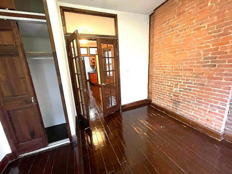 1st image of 415 W 44th St APT 9