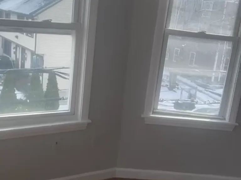 26-30 Pleasant St #2R — Photo 3