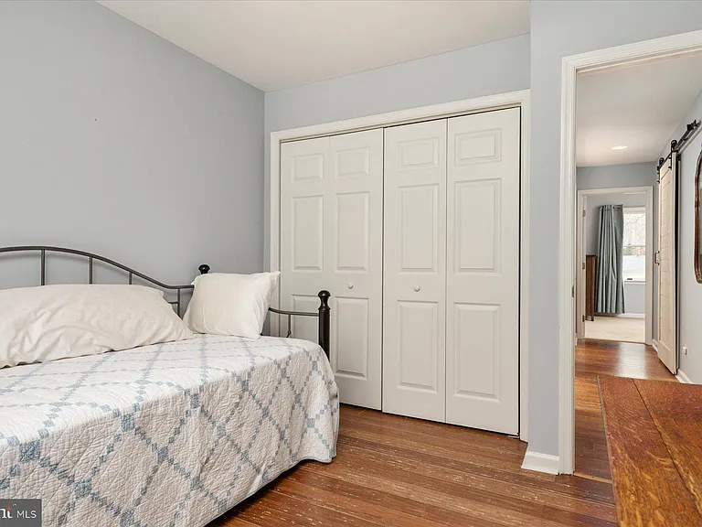8953 Treesdale Dr — Photo 24