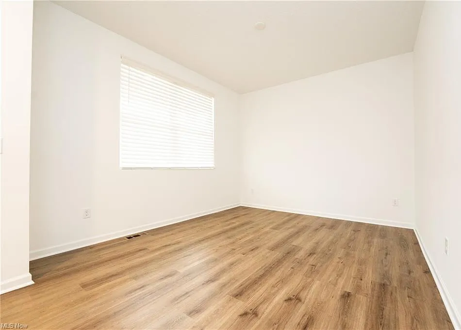 4 bed, 2.5 bath, 2670 sqft, $3,100 — Photo 3