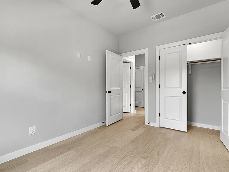 521 Dakota St — Photo 28