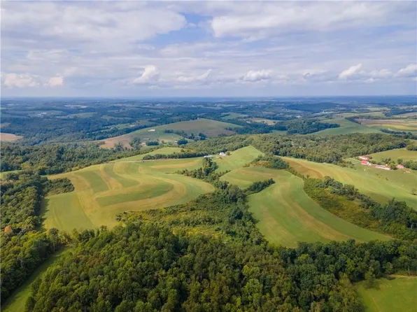 408C Mount Hope Ridge Rd, Claysville, PA 15323