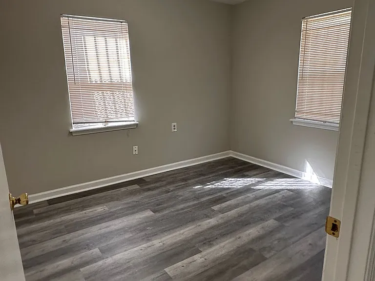 1293 Bridges Ave SW — Photo 30