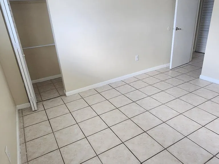 8852 SW 95th Ave — Photo 20