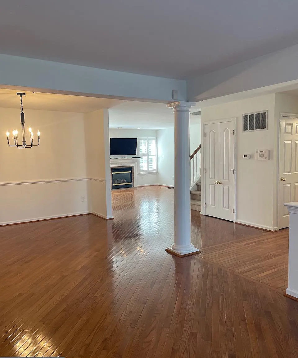 3 bed, 2.5 bath, 1996 sqft, $4,000 — Photo 3