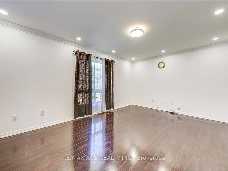 35 Pitchpine Dr — Photo 9