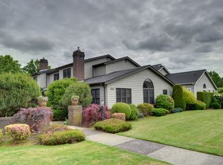 1111 Grover St APT 2B, Lynden, WA 98264