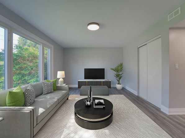 19 Baker St #2, Kingston, ON K7K 4Z2