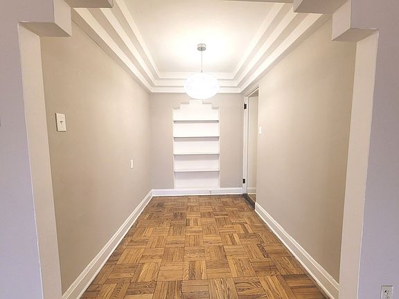 4th image of 2121 E Capitol Dr APT 205