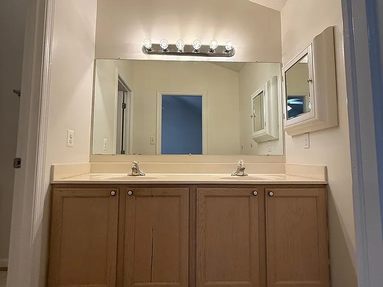 11707 Collinwood Ct — Photo 14