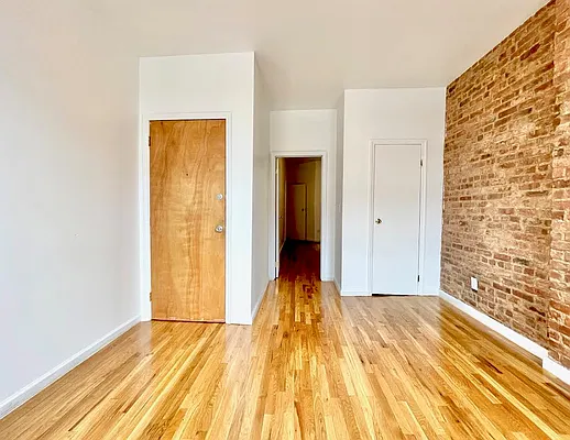 Rented by Parlor Real Estate Corp | media 3