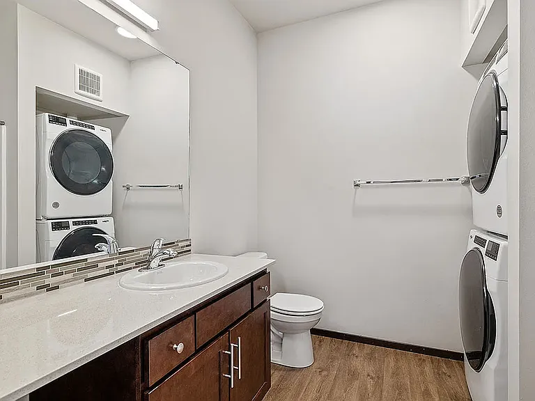Taylor Place & Elliott Lofts — Photo 9